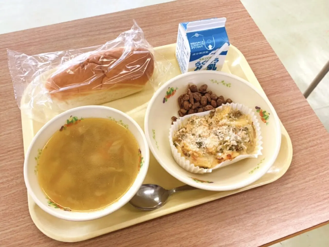 給食のイメージ