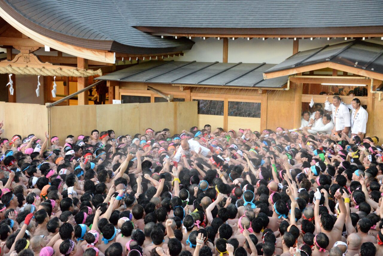 国府宮はだか祭の様子